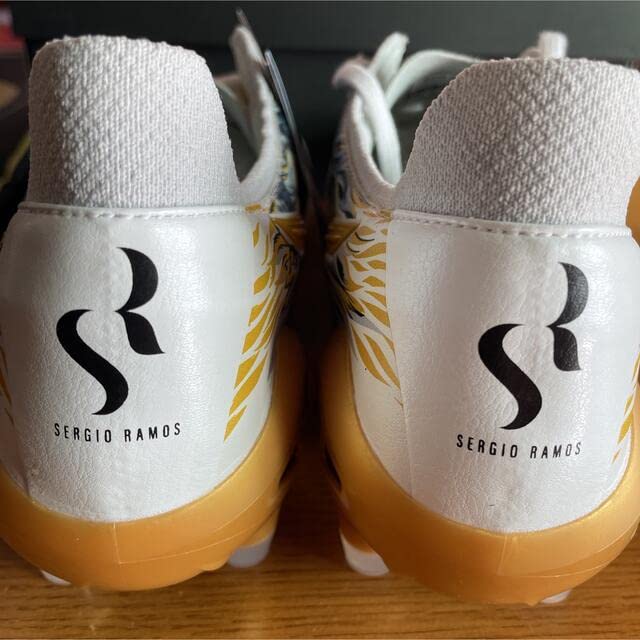 送料無料/新品】 新品未使用！国内1500足限定 26.5センチ- MORELIA